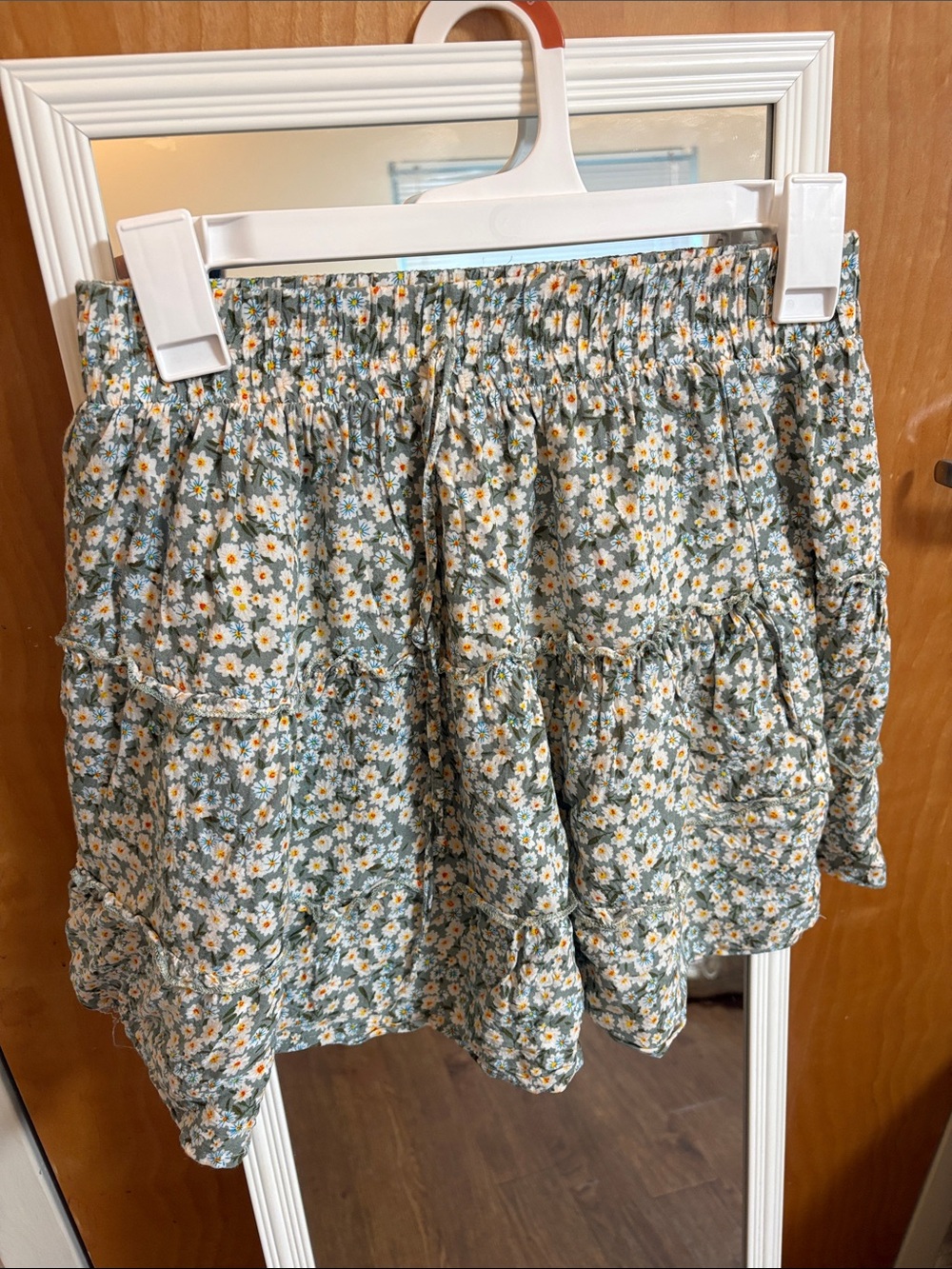 Floral Tiered Smocked Waist Mini Skirt - Green Daisy